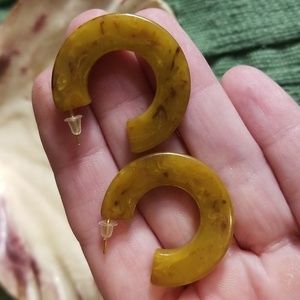 Vintage Marbled Mustard Yellow Colored Lucite Earrings TCJB1